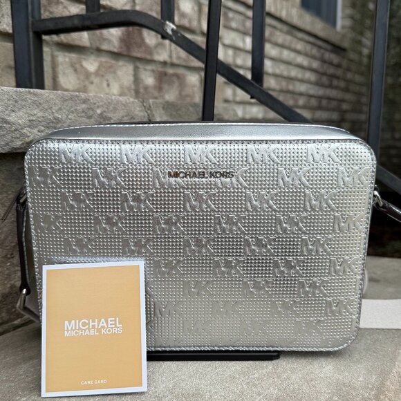 MICHAEL MICHAEL KORS JET SET SILVER MONOGRAM METALLIC CROSSBODY BAG Travel - Picture 2 of 16